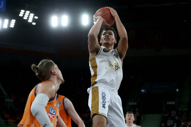 表现已能与 表现已能与